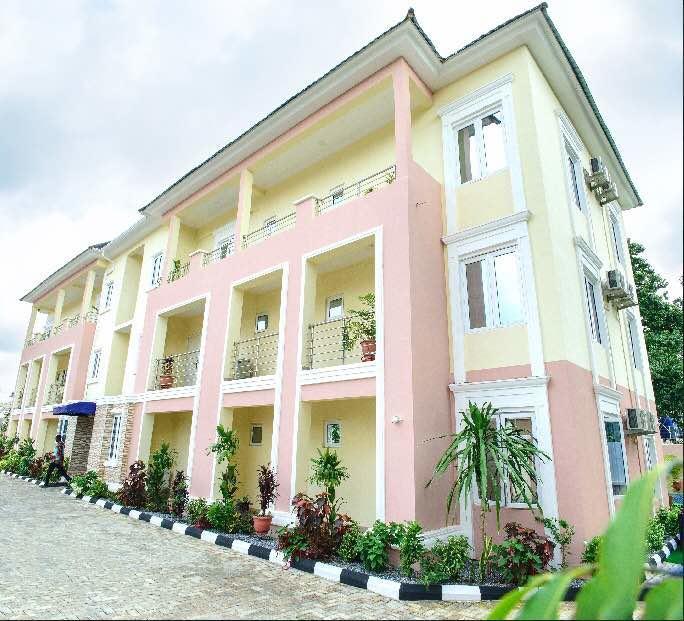 215 West Apartment Abuja Exteriör bild